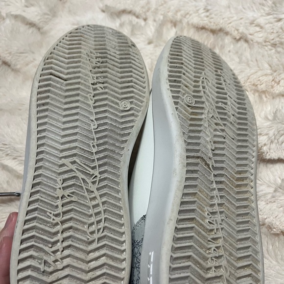 White and Black Sneakers by Vintage Havanah - Picture 5 of 7